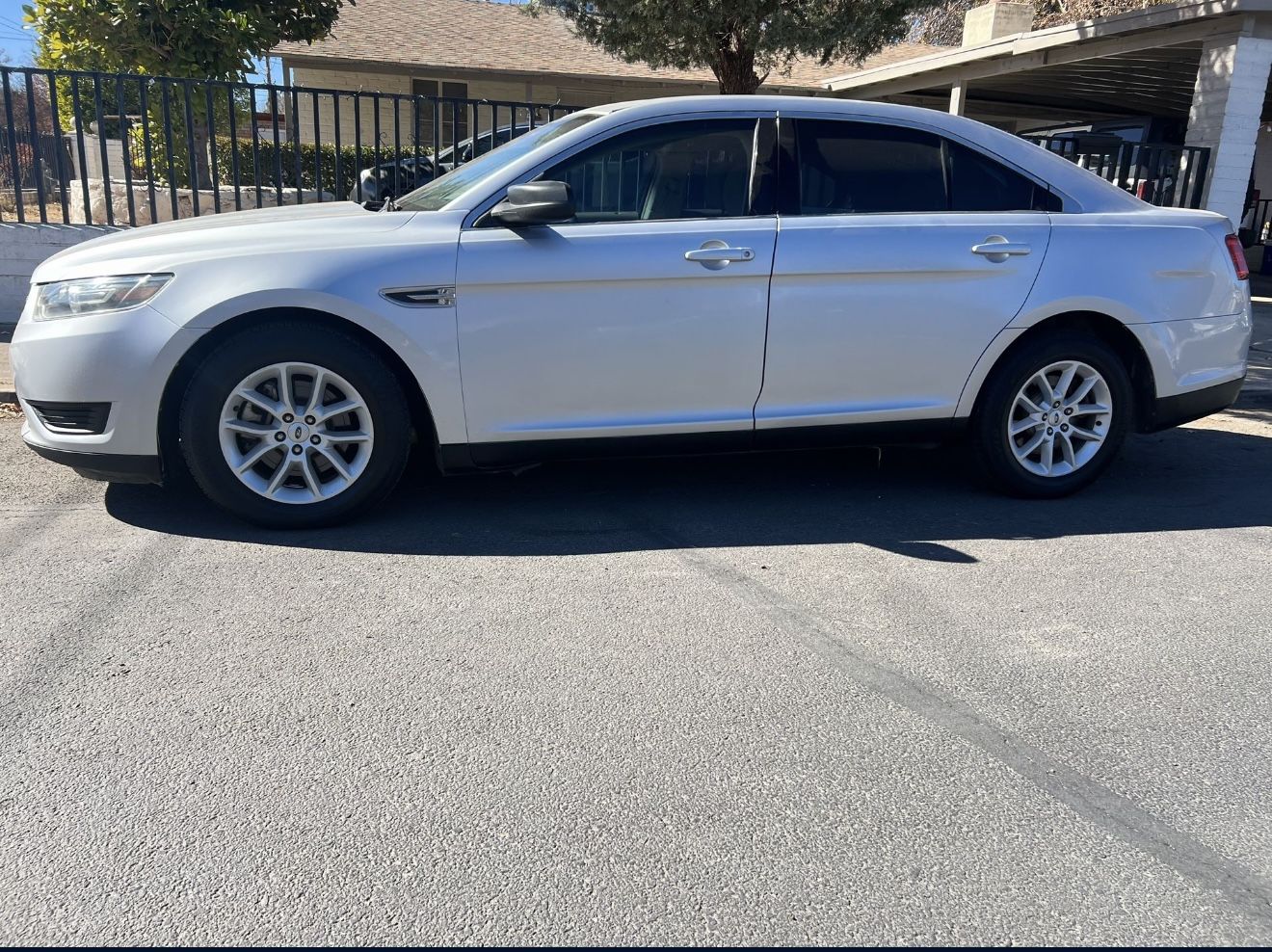 2014 Ford Taurus