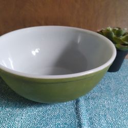 Vintage Avocado Green Pyrex Mixing Bowl 4 Quarts