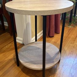 New Contemporary End Table or Nightstand (Burbank)