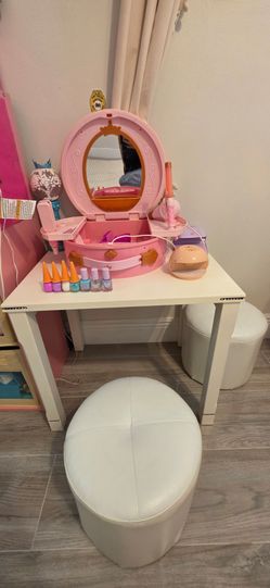 Girls room table ottoman and vanity