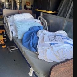 Zenith 9OOOAPS Hospital Bed  Real Good Condition 