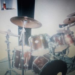 Tama Drum Set