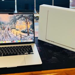 Apple MacBook Air 15” M3 CHIP 16GB 500GB Fully Functional Apple Warranty till O7/16/2025