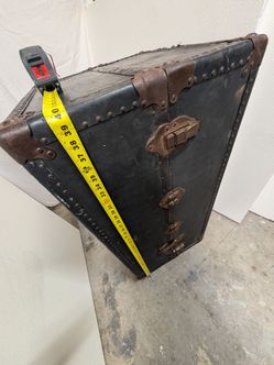 Steamer Trunk – Vintage - Brass Hardware