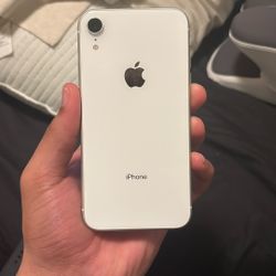  APPLE IPHONE XR, 1T , WHITE,  MODEL # MT012LL/A, WORKS PERFECTLY, UNLOCKED