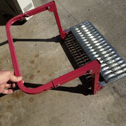 Heavy duty truck tire service step