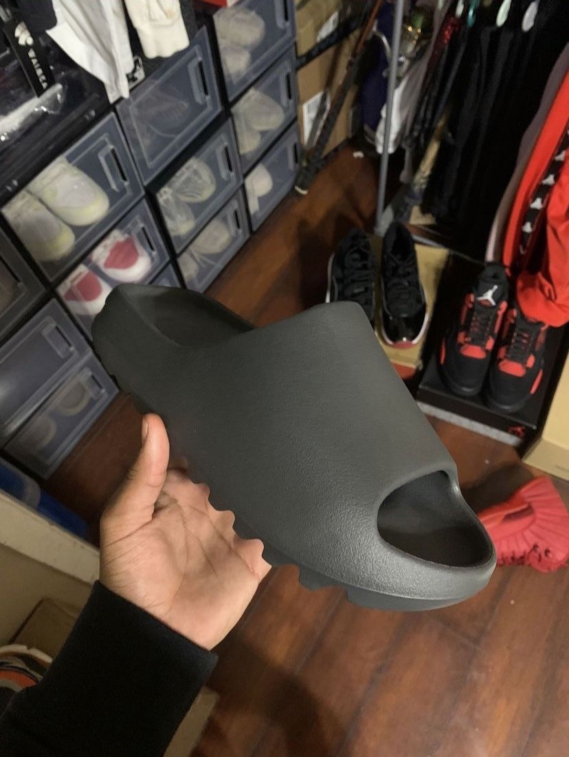 Adidas’s Yeezy Slide Oynx