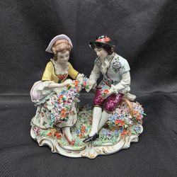 Antique Sitzendorf Germany Courting Couple Porcelain Figurine c.1(contact info removed)