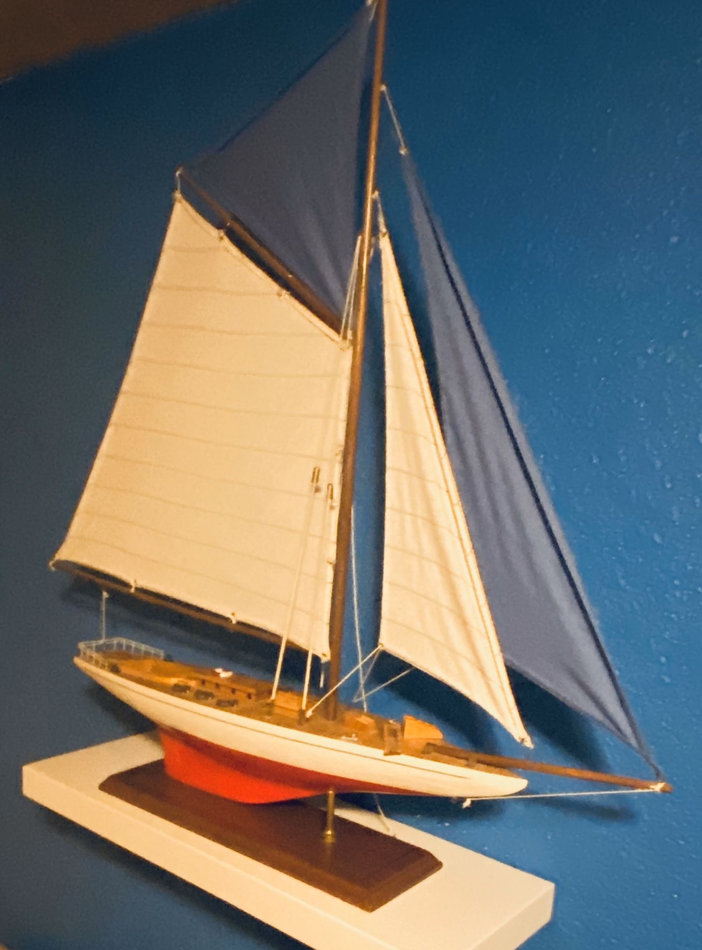 Wooden model sailboat (boat)