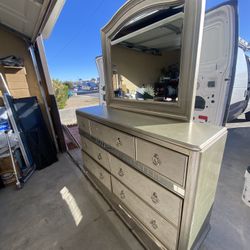 Muebles Dressers Night Stands