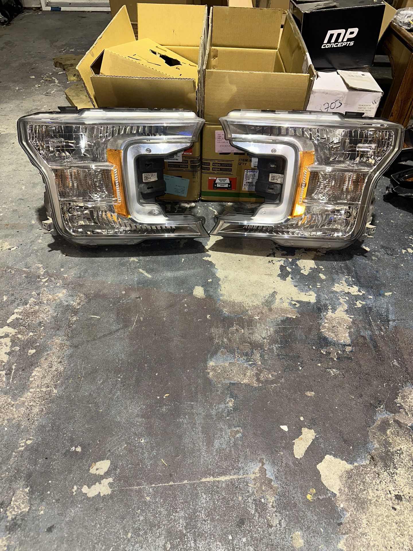 18 2019 2020 Ford F150 OEM Factory Headlights. Super Cheap 