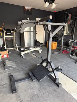 Titan Fitness Leverage Squat Rack