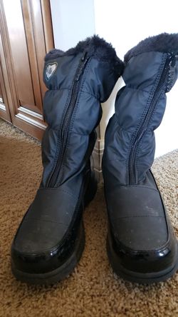 Snow boots
