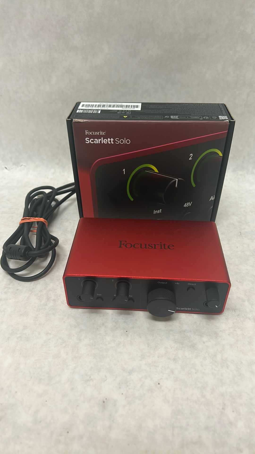 Focusrite Scarlet, solo with box and charging cord like new