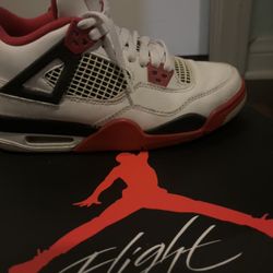 Air Jordan 4 Retro Fire Red 6.5Y