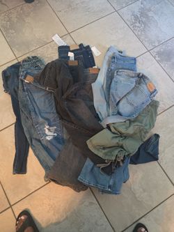 Womens lot of jeans