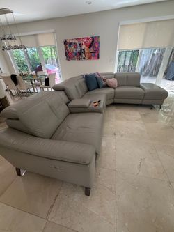 Reclining sectional