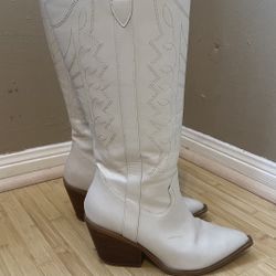 Cute White Cowboy Boots Sz 8
