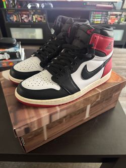 Nike Air Jordan 1 Retro High OG (Black Toe Reimagined) Size 10