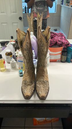 Women's Embroidered Rhinestone Cowboy Boots