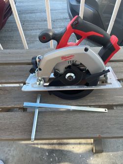 New m18 Milwaukee 61/2 circular saw only