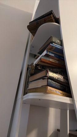 Hundreds of free books.
