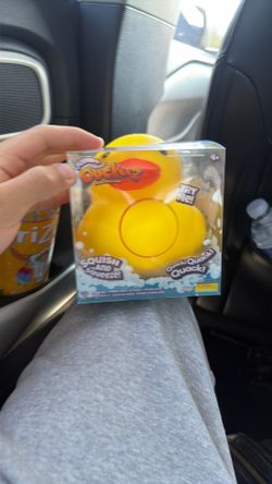 Jumbo squishy duckeez dough filled duck