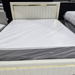 King Sizes Bed With Mattress 