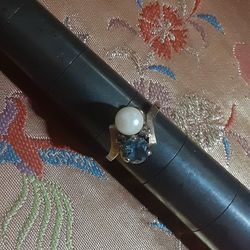 c1960 Pearl & Blue Topaz +  Diamond  Sz 6.5 10k. 3 g