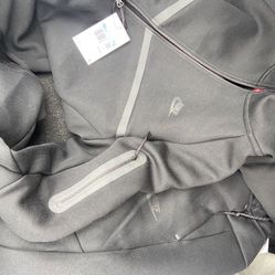 Brand New XL Nike Tech 