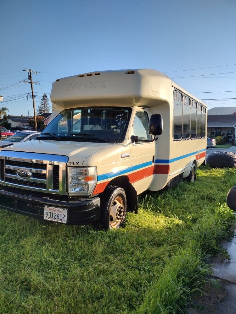 2011 Bus RV Hm Ford F-450