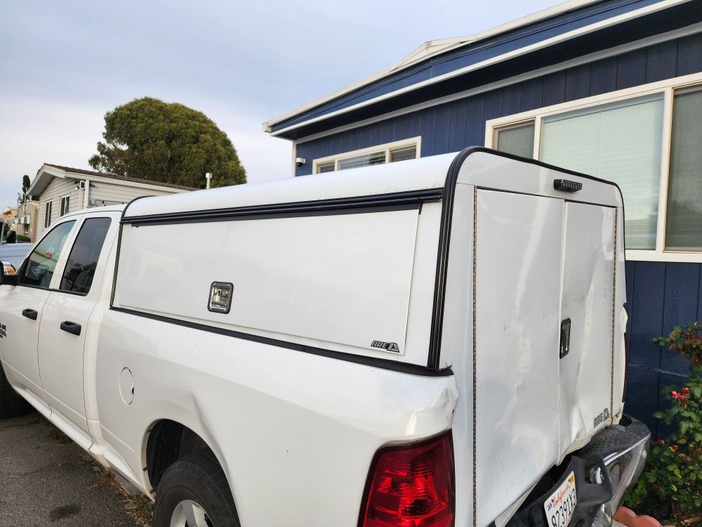 2020 ARE Full camper shell