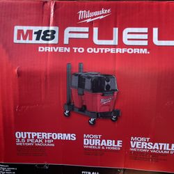 Milwaukee M18 FUEL 6 Gal. Cordless Wet/Dry Shop Vacuum with Filter, Hose, and Accessories