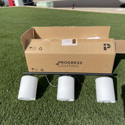 New Bathroom Vanity Light, 22”, 3 Lights, Black