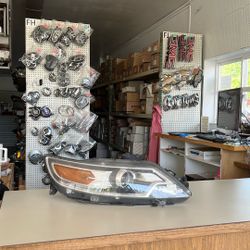 2010 To 2012 Toyota Taurus Headlight Passenger Side Assembly #1170 FI201