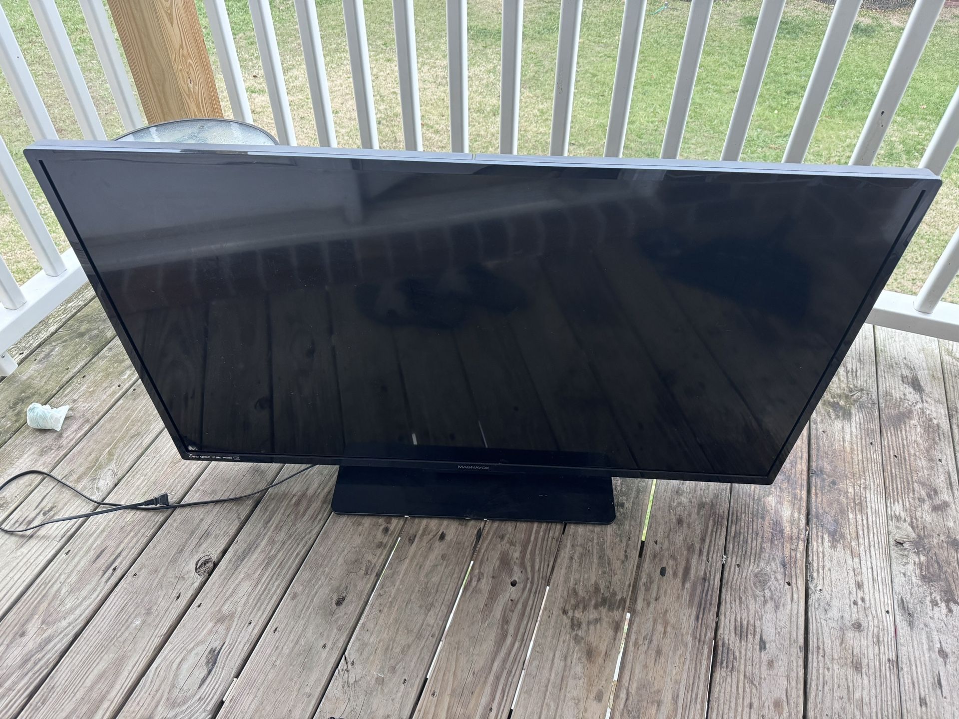 Magnavox tv 55in