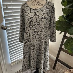 Nordstrom Women’s Mid Size / Plus Size Dress