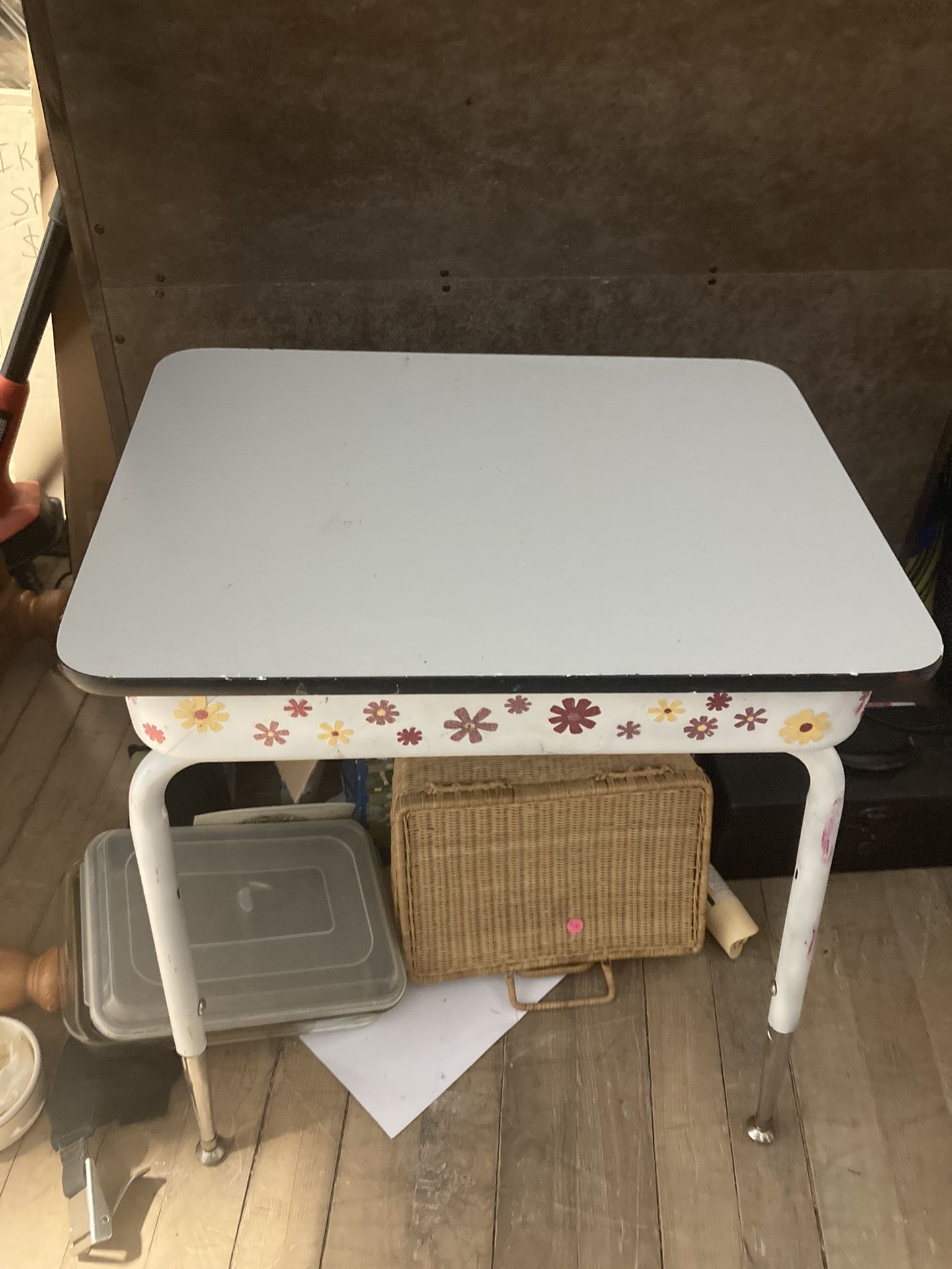 Small Kids Desk With Storage Inside