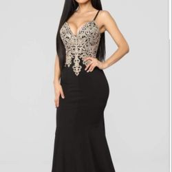 Black Woman's Dress Size M