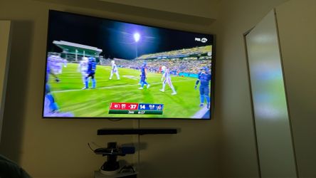 Samsung 82 Inch Smart TV