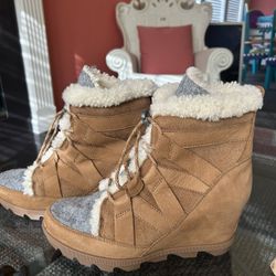 New SOREL “Joan of Arc” Wedge Boots - Size 10 $40
