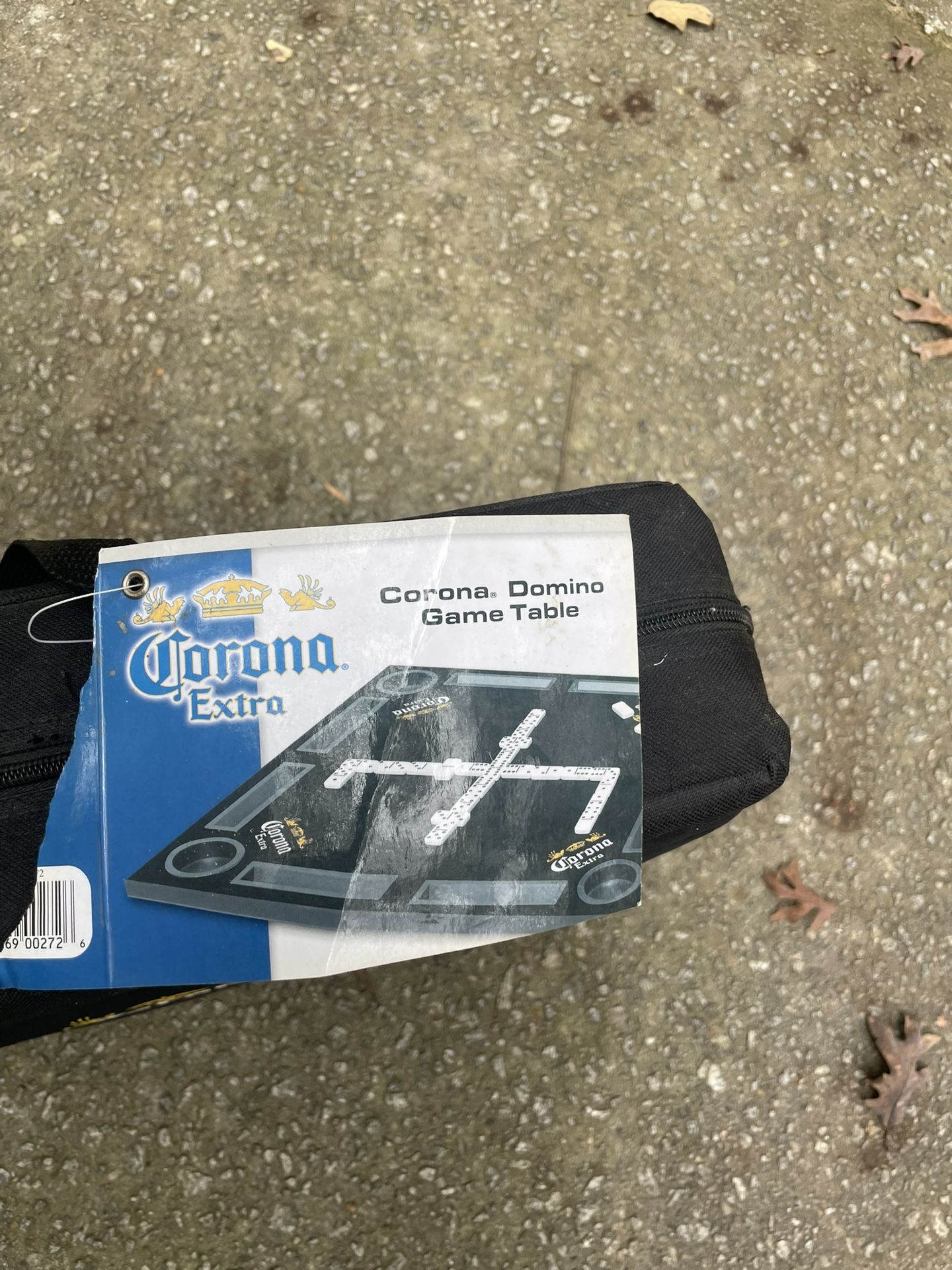 Traveling poker table