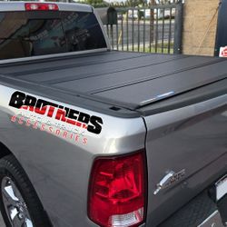 Tonneau Cover Flush Hard Bed Cover Tri-Fold Matte Finish Tapaderas Al Raz  Bakflip MX4