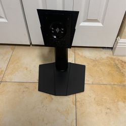 2 Msi Gaming series monitor stands 