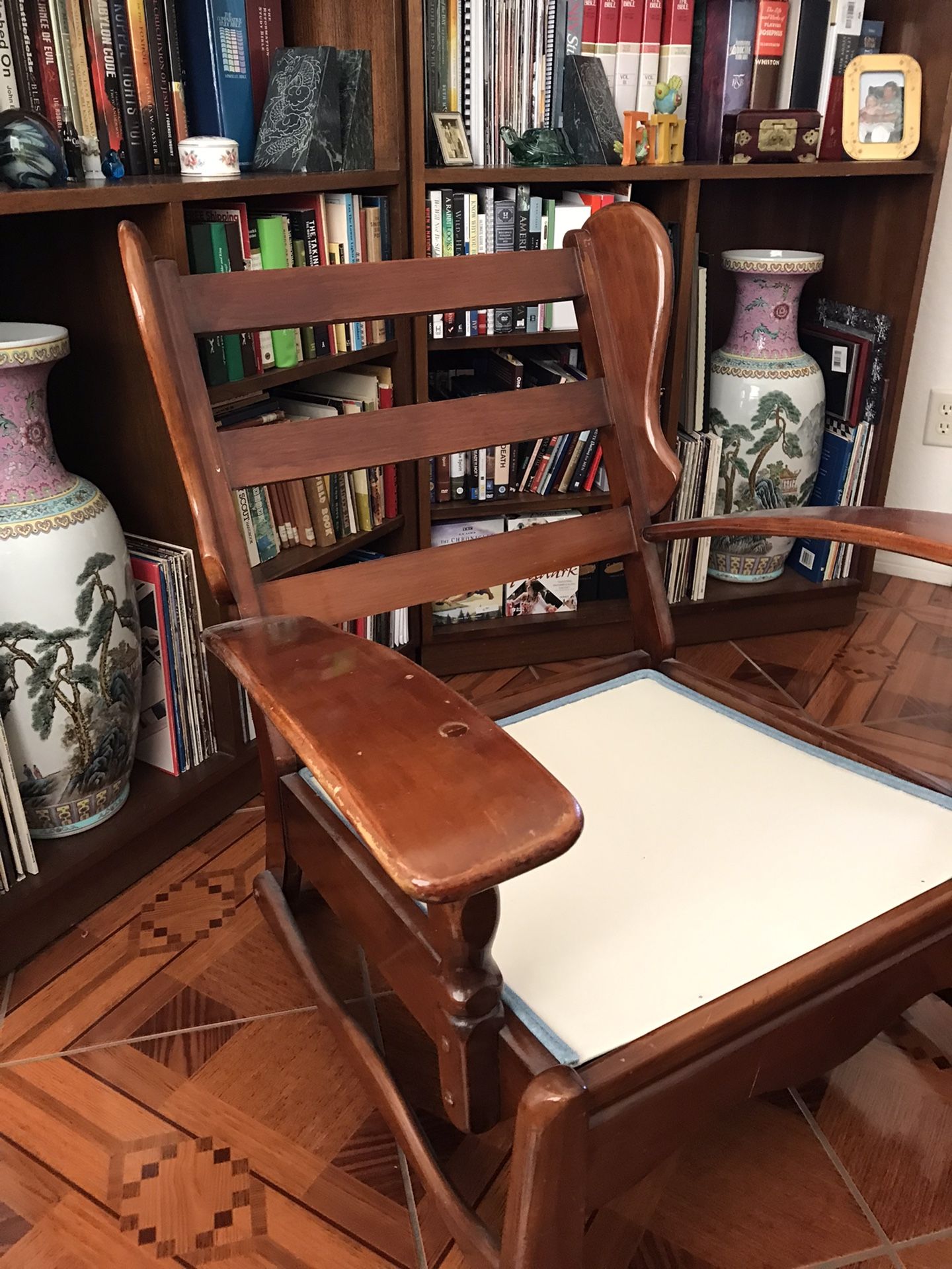 MID-20TH CENTURY QUARTER-SAWN SOLID MAPLE SOFA & CHAIR FOR HOUSE OR ENCLOSED LANAI