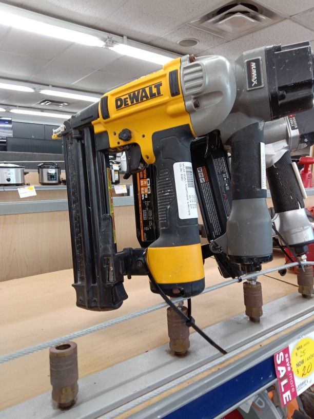 Nailer DeWalt 
