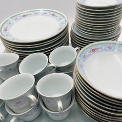 DINNERWARE | 12-setting Dining Set. 60 pieces total.