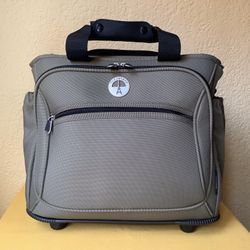 TravelPro Walkabout Lite Rolling Carryon/Tote