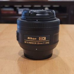 Nixon AF-S DX Nikkor 35mm F/1.8G Lens-Autp Focus Fir Nikkon DSL Cameras