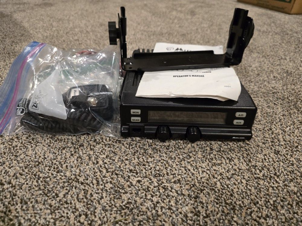 Midland Titan 70-1544B VHF UHF Radio - With Antenna.